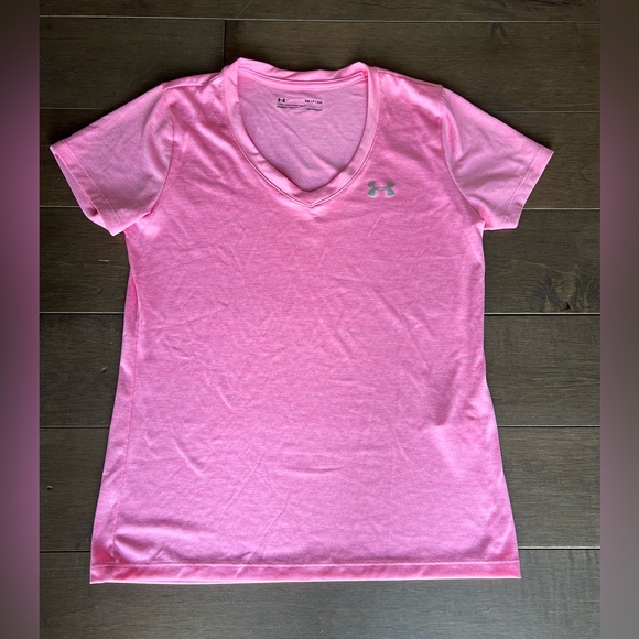 Under armour women V-neck sport tshirt short sleeve size small color pink - Picture 1 of 5